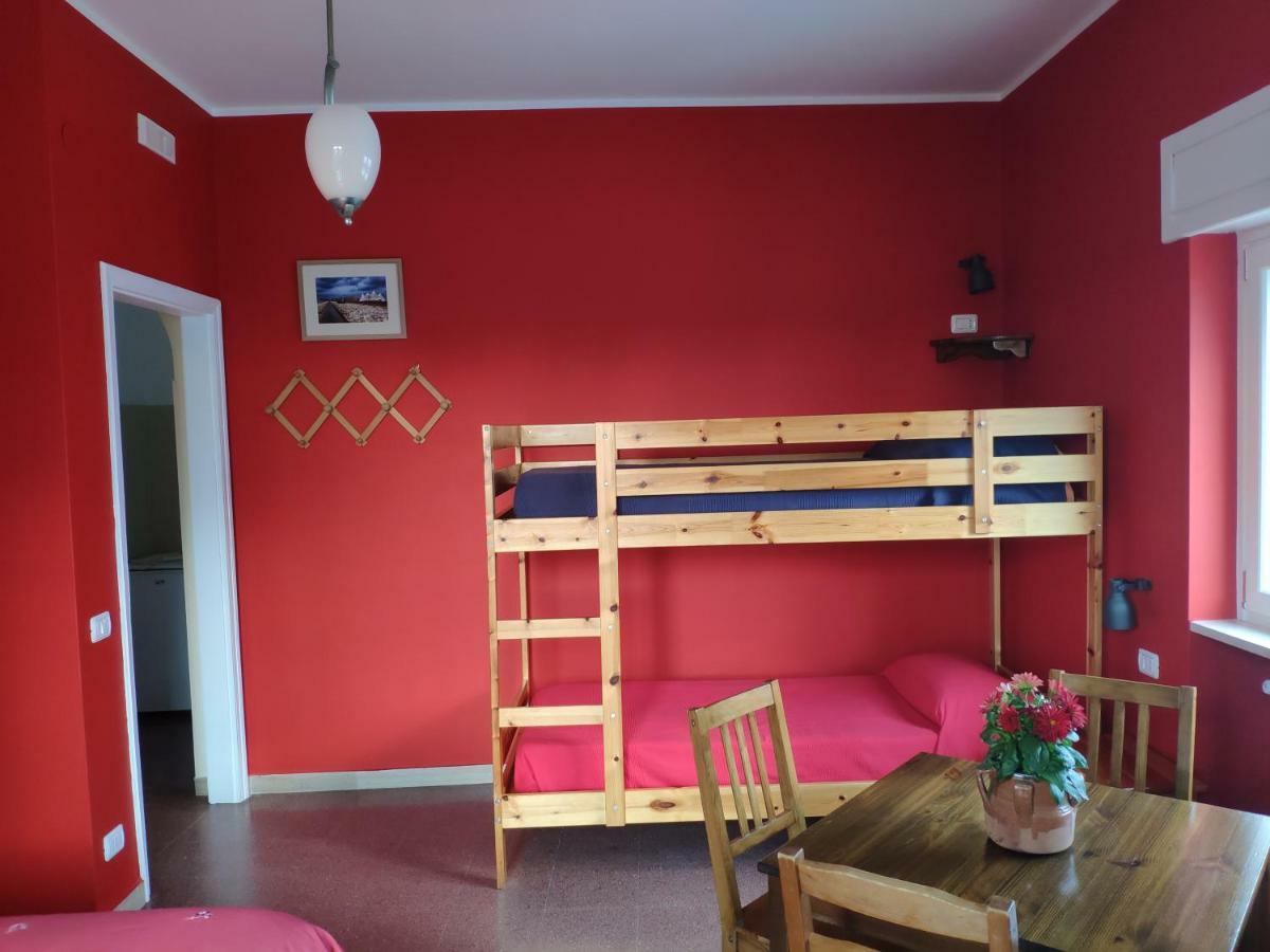 B&B De Angelis 吉诺萨滨海 外观 照片
