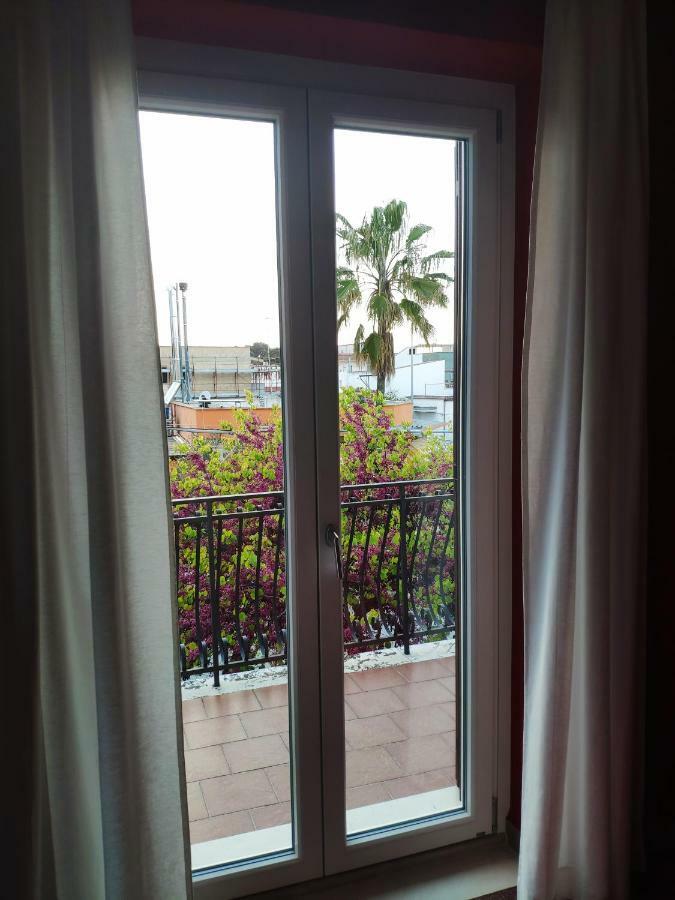 B&B De Angelis 吉诺萨滨海 外观 照片